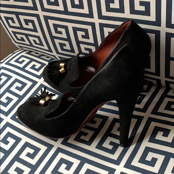 Black Suede Gucci Mischa Tassel Pumps - Picture 6 of 6